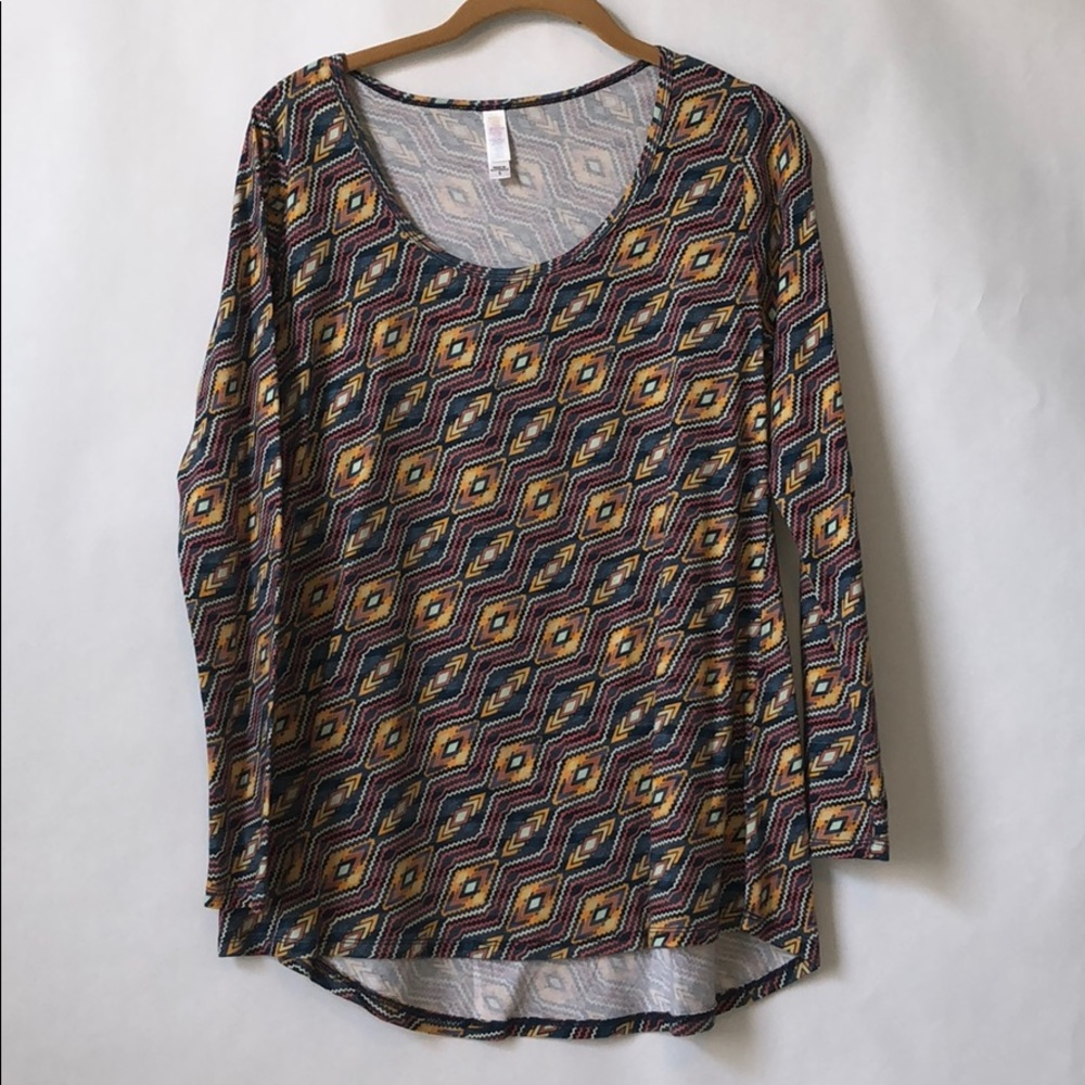 LuLaRoe Lynnae top (A56) p&m